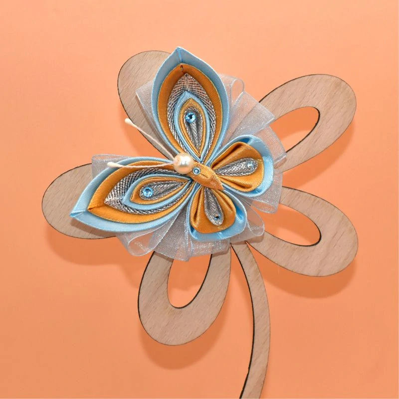Motýl kanzashi - modrozlatostříbrný