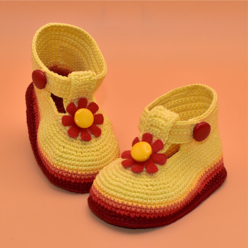 Háčkované střevíčky - žlutočervené