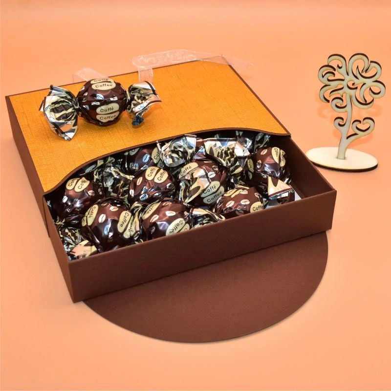 Bonboniera hnědá s dřevěným výřezem - Čtyřlístek