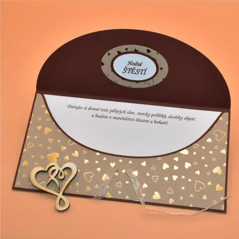 Obálka na peníze s textem hnědá - bílá/přírodní srdce 2