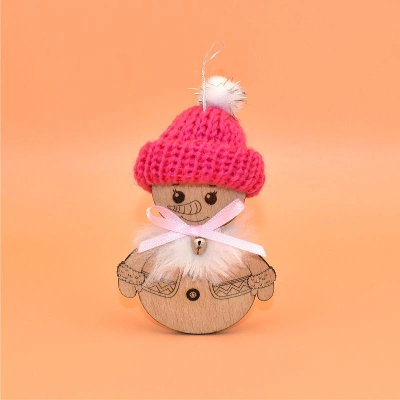 Závěs dřevo s čepičkou - Sněhulák zelená