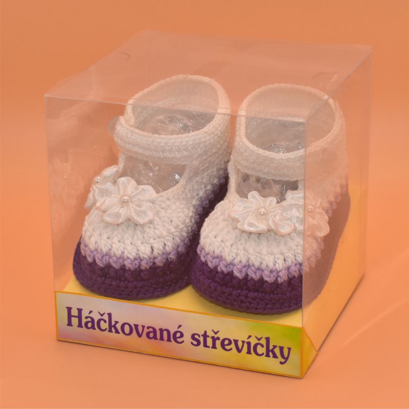 Háčkované střevíčky - bílofialové