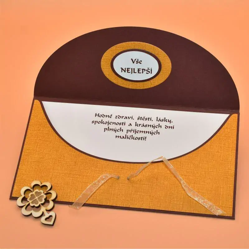 Obálka na peníze s textem hnědá - bílá/okrové plátno 1