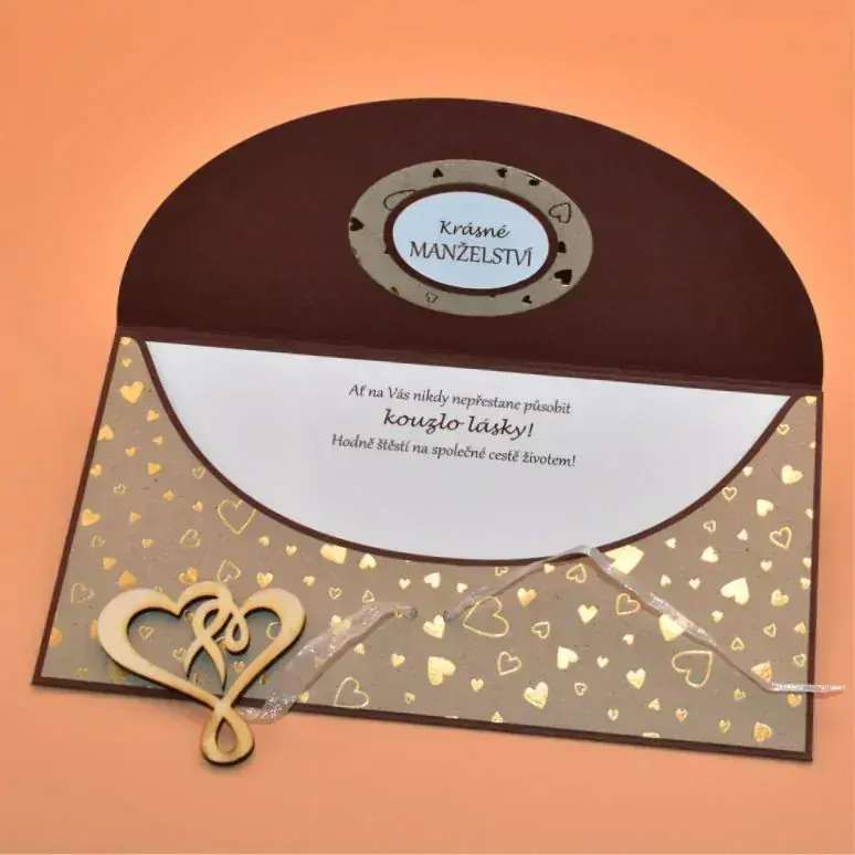 Obálka na peníze s textem hnědá - bílá/přírodní srdce 2
