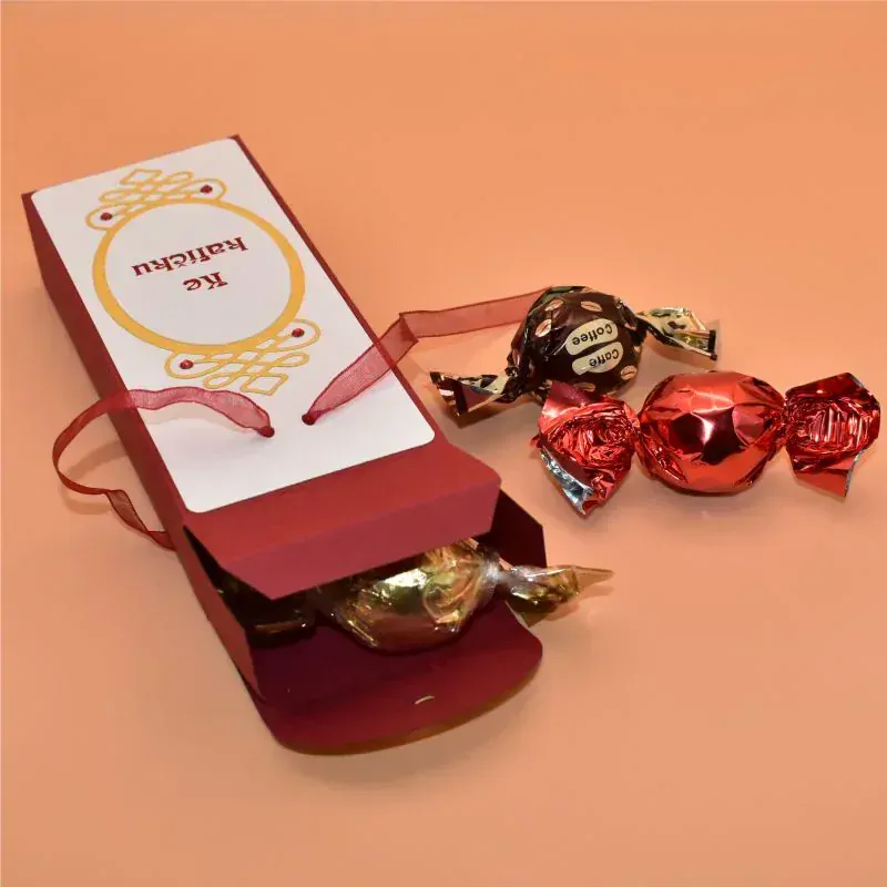 Malá bonboniera - Ke kafíčku červená