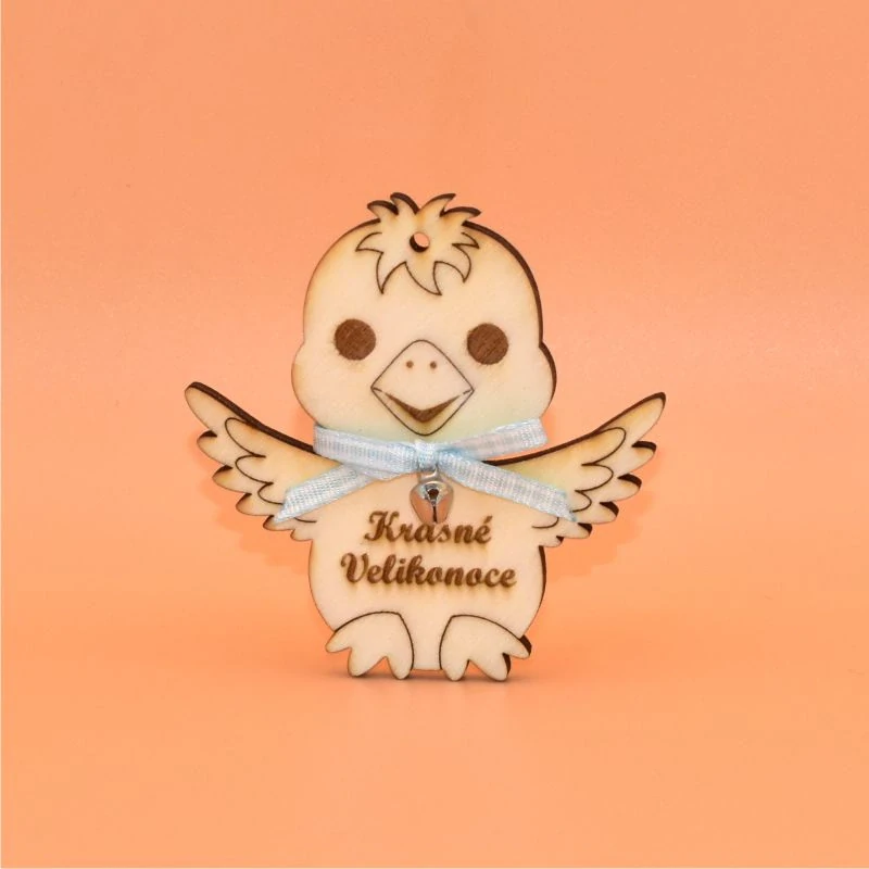 Dřevěný výřez - kuřátko s růžovou stužkou