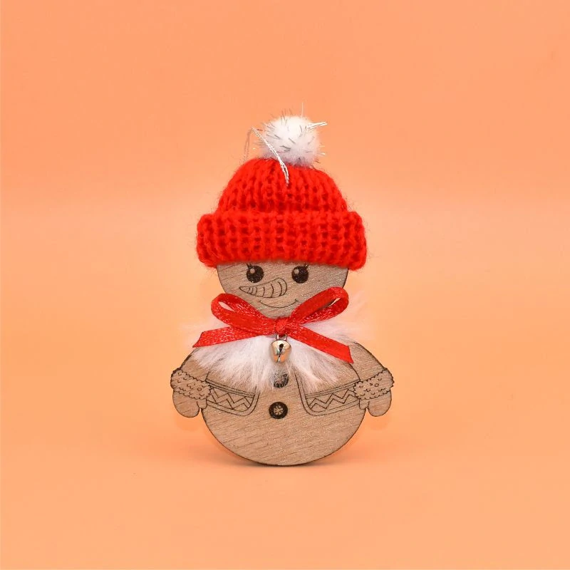 Závěs dřevo s čepičkou - Sněhulák zelená