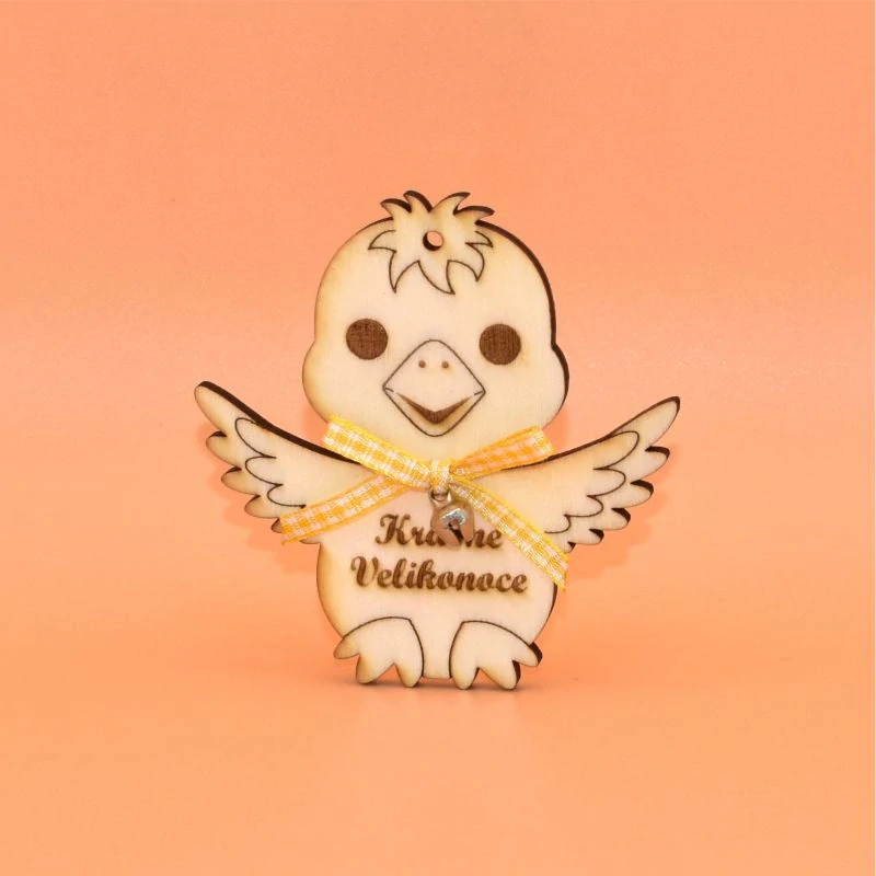 Dřevěný výřez - kuřátko s růžovou stužkou